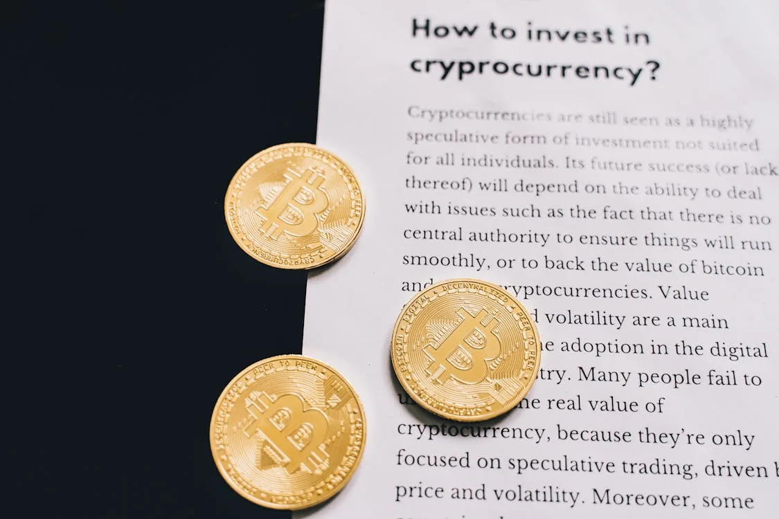 Bitcoin coins trên bài viết crypto investment - loại airdrop retroactive holder