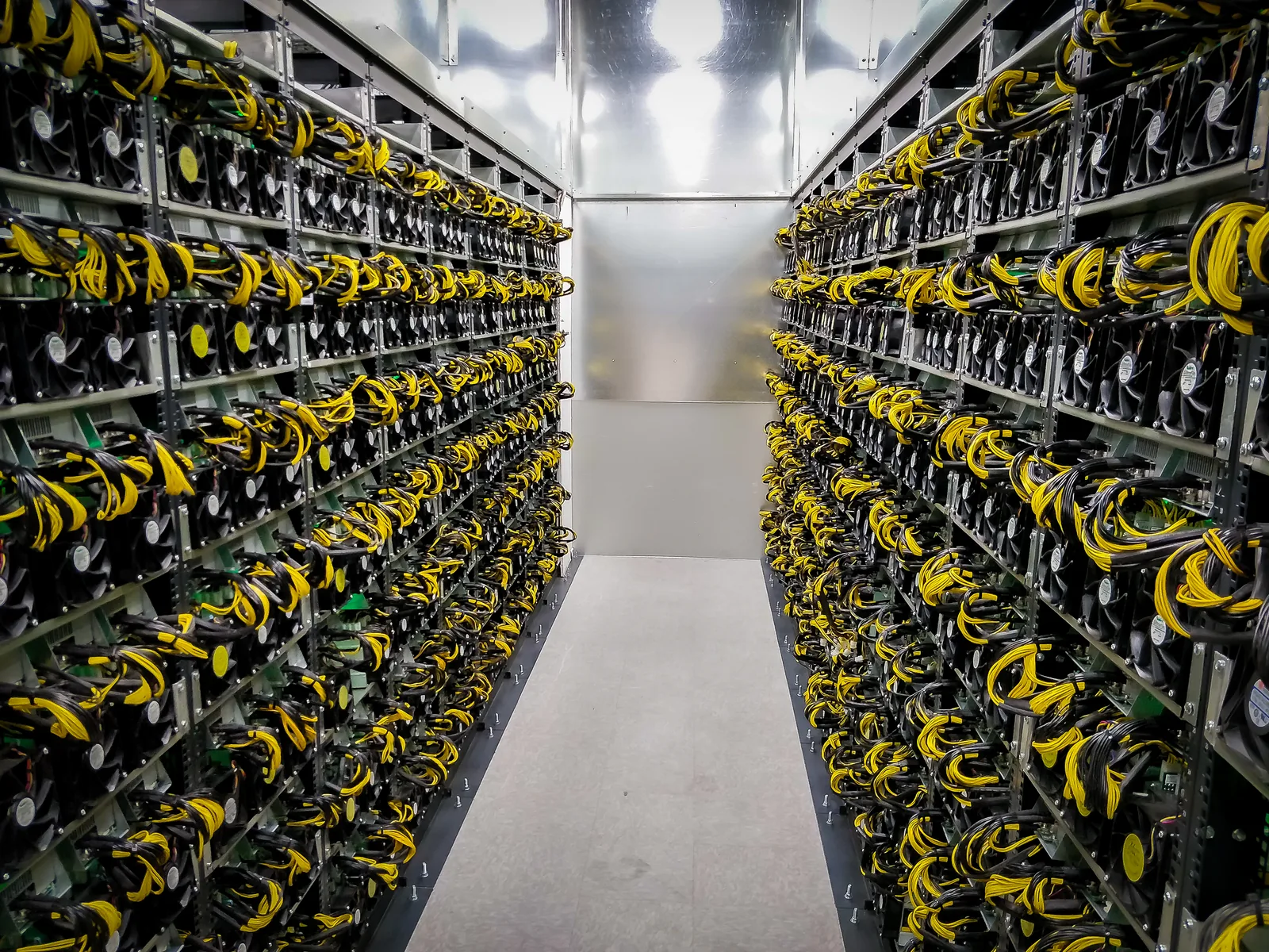 ASIC miner thế hệ mới: hiệu quả năng lượng J/TH