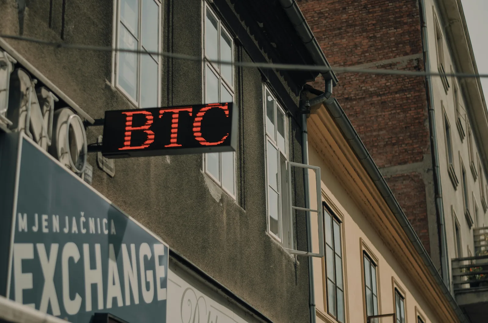 Ba dạng off-chain người dùng crypto gặp mỗi ngày