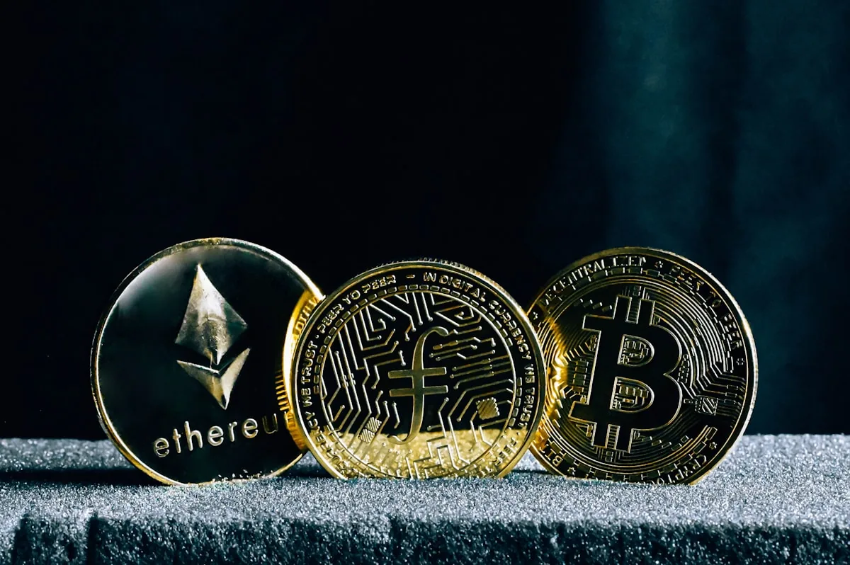 Cơ chế hoạt động: Tại sao USDC luôn bằng 1 USD và minh bạch hơn stablecoin khác